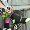 Moda mais recente estilo colorido masculino feminino e esportiva meias de ciclismo com logotipo personalizado